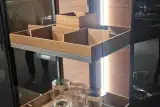 Colonna dispensa estraibile con cestelli della cucina AR-TRE Fly Evo — dettaglio interni